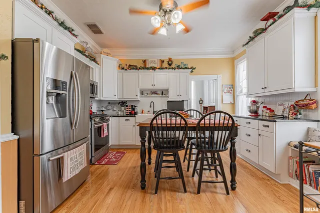 $225,000 | 914 Peoria Street, Lincoln, IL 62656