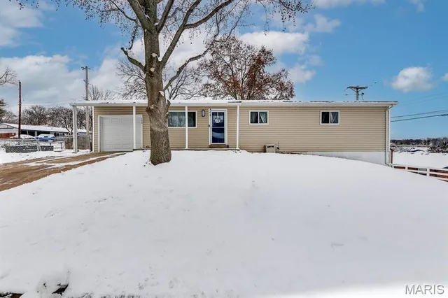 $275,900 | 100 Toelle Drive, St. Charles, MO 63304