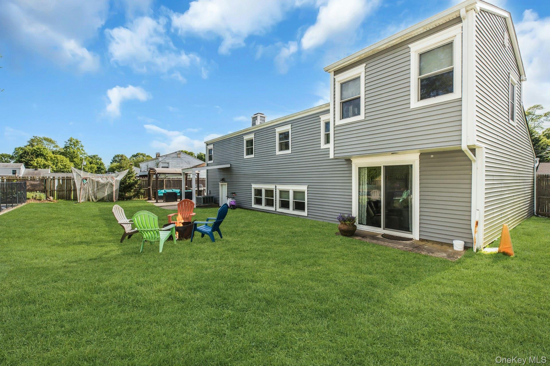 121 Lowell Road Sayville, NY 11782 - Photo 20 of 26