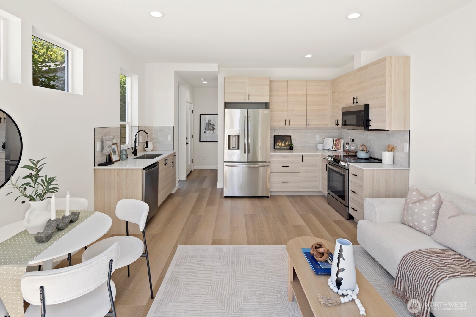 332 Northeast 90th Street Seattle, WA 98115 - Photo 10 of 22