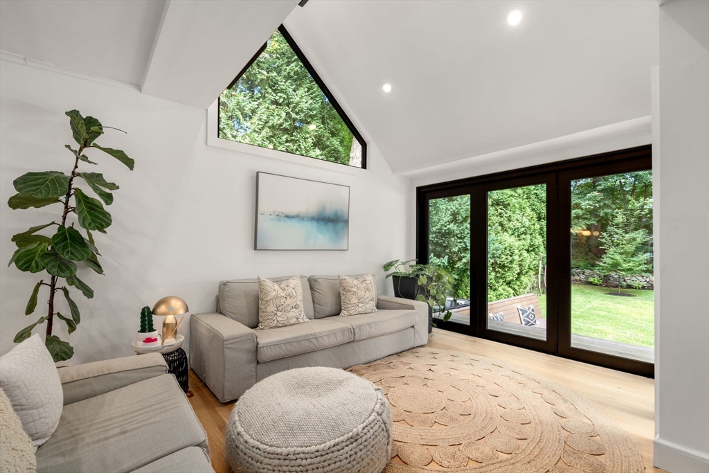 235 Woodland Road Brookline, MA 02467 - Photo 5 of 35 Gallery Image 5