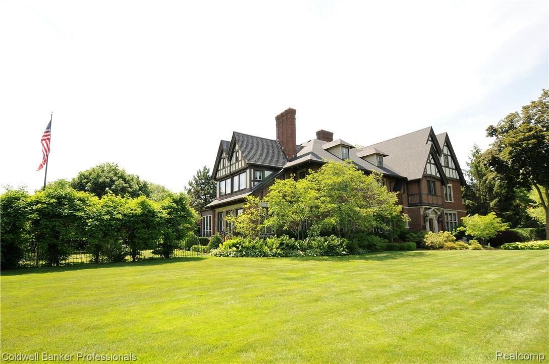 1007 Bishop Road Grosse Pointe, MI 48230 - Photo 3 of 59 3.JPG