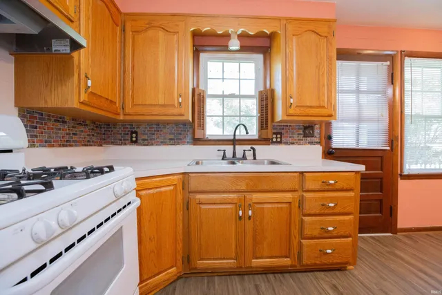 $224,900 | 3170 Lake Drive, Evansville, IN 47711