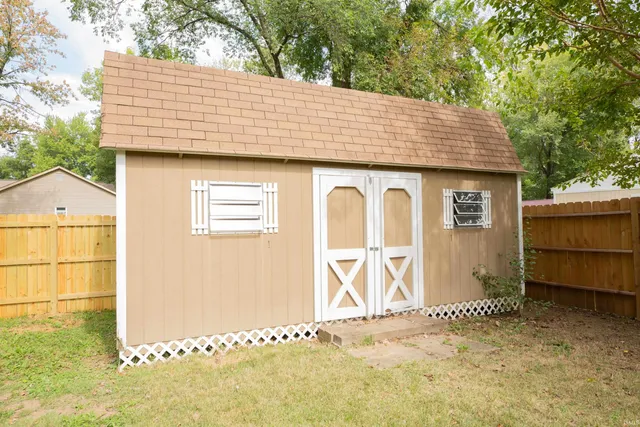 $224,900 | 3170 Lake Drive, Evansville, IN 47711