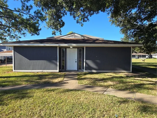 $1,400 | 1 Pine Lane, St. Rose, LA 70087