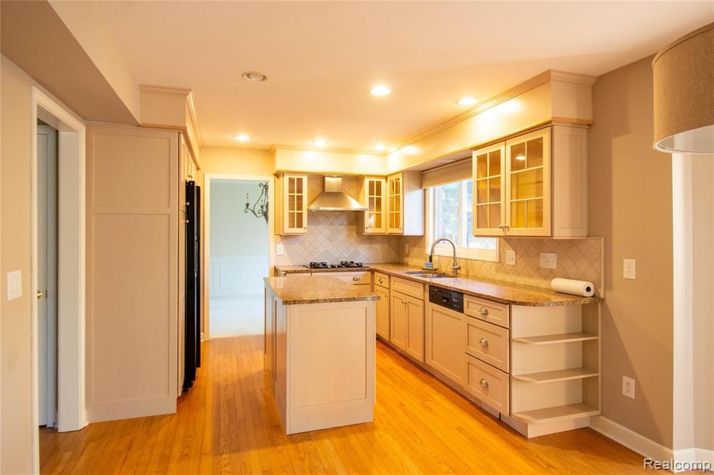 1067 Grandview Drive Rochester Hills, MI 48306 - Photo 8 of 26