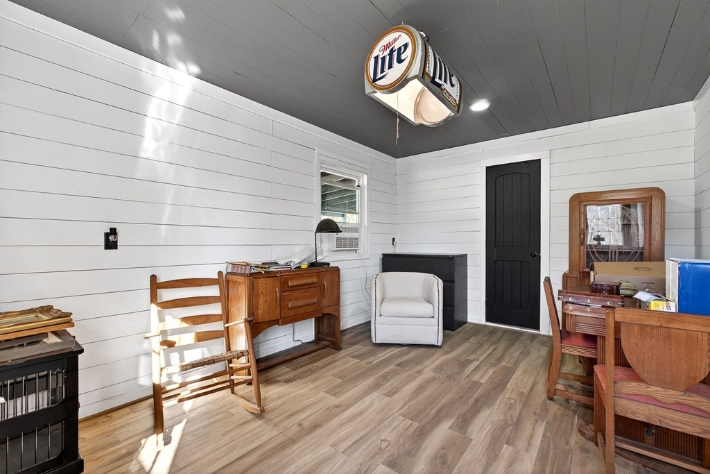 6081 Buck Mountain Road Cookeville, TN 38506 - Photo 58 of 71 a view of a livingroom with furniture and workspace