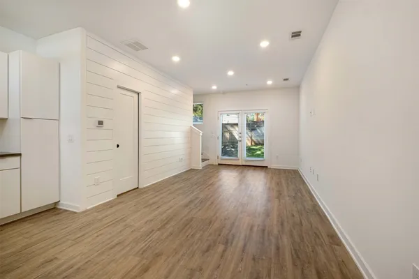 $1,665 | 5924 South Congress Avenue, Unit 103, Austin, TX 78745