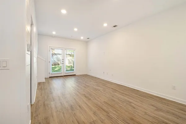 $1,665 | 5924 South Congress Avenue, Unit 103, Austin, TX 78745