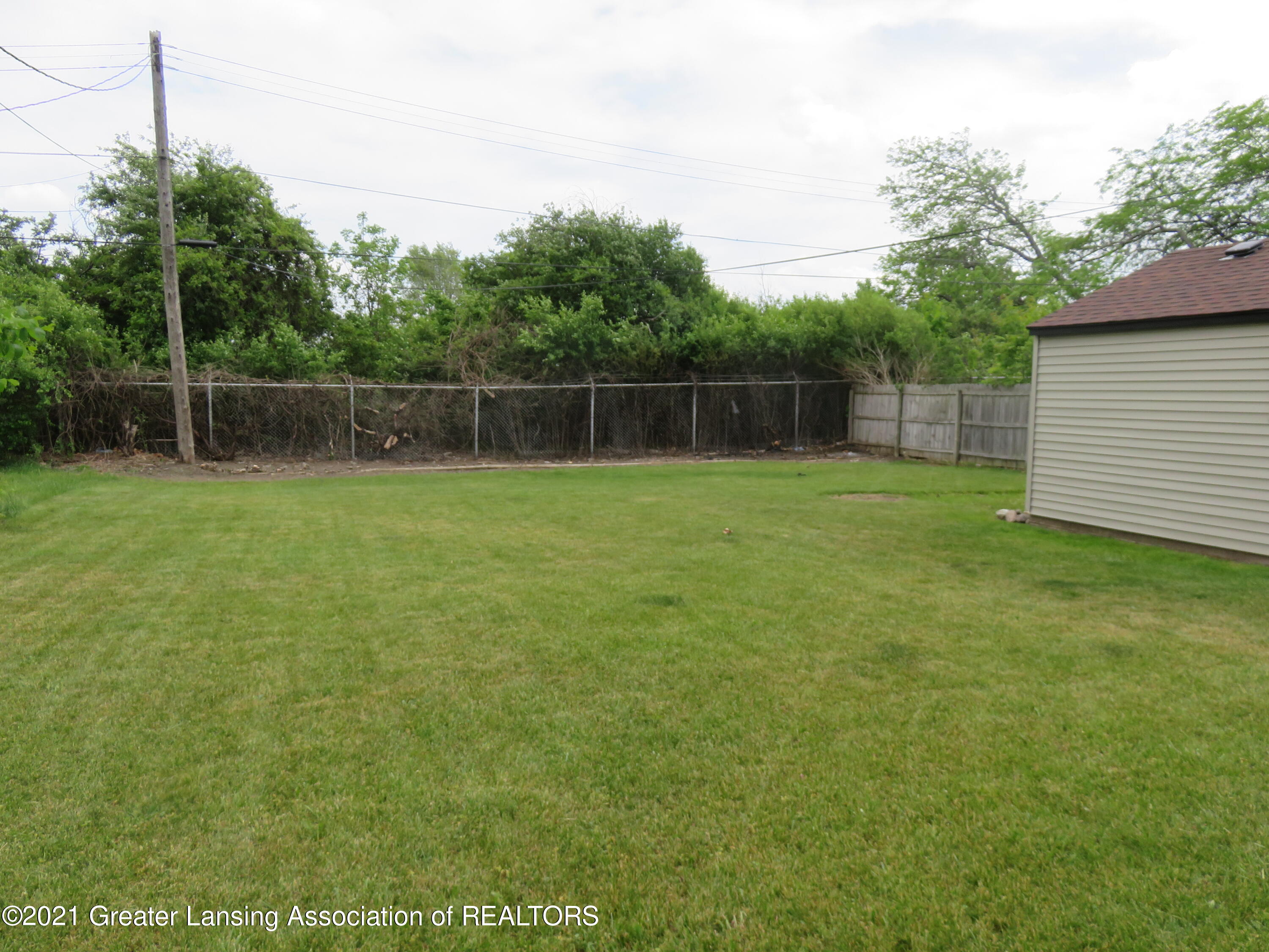 928 Eastfield Road Lansing, MI 48917 - Photo 18 of 20 Backyard