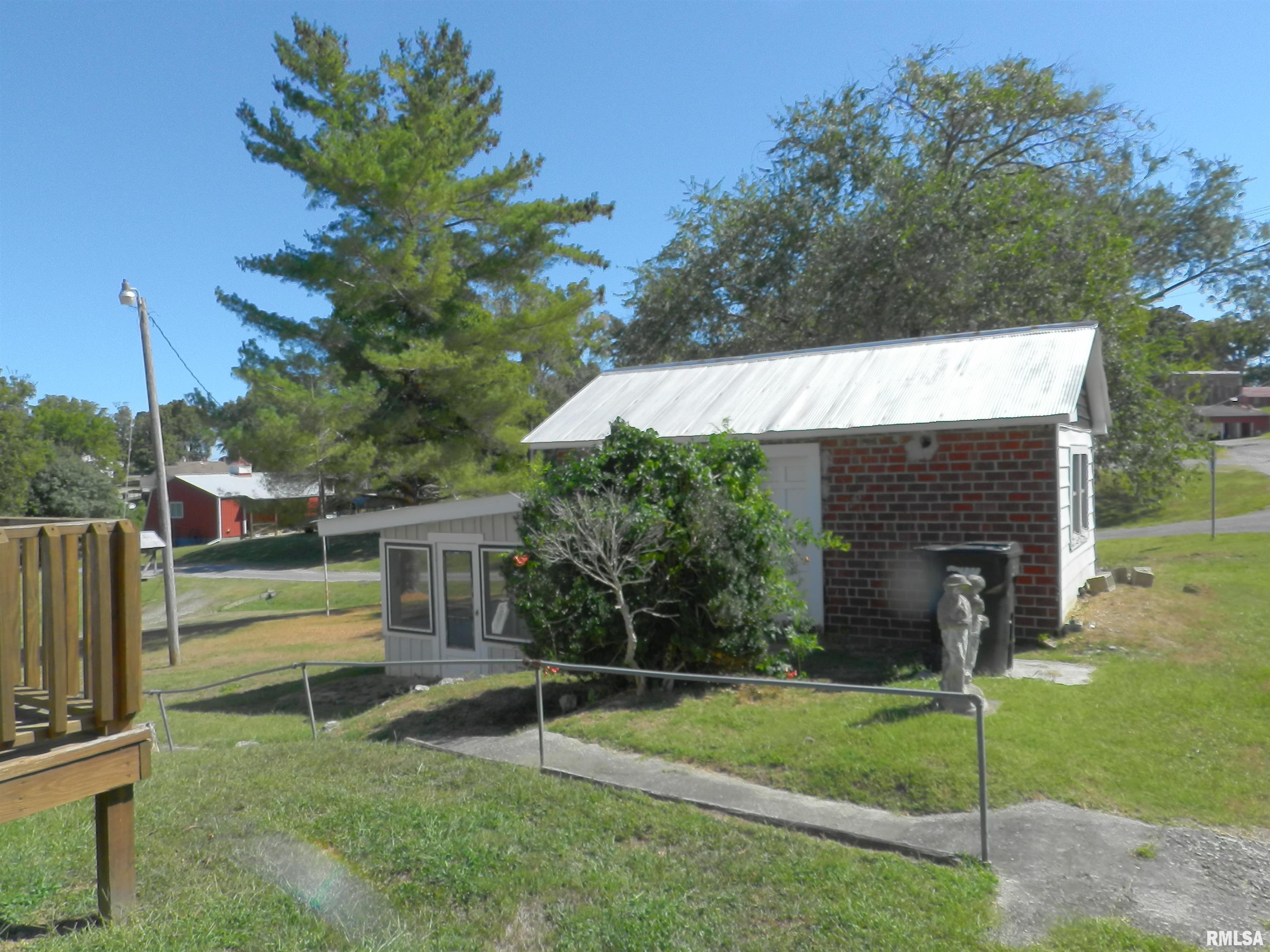 316 Williams Street Rosiclare, IL 62982 - Photo 4 of 42