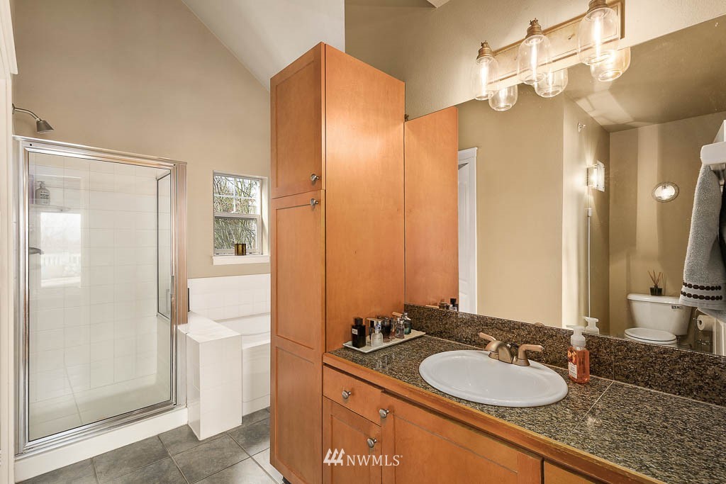 202 24th Avenue East, Unit 6 Seattle, WA 98112 - Photo 15 of 22