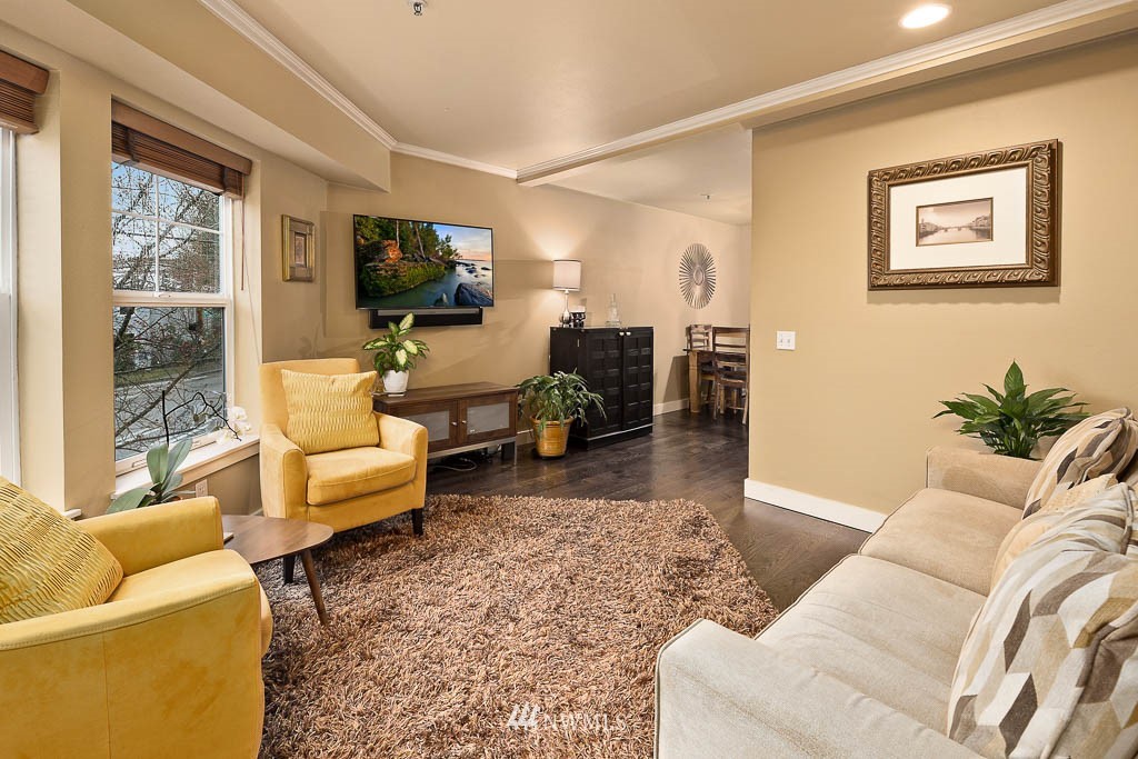 202 24th Avenue East, Unit 6 Seattle, WA 98112 - Photo 9 of 22