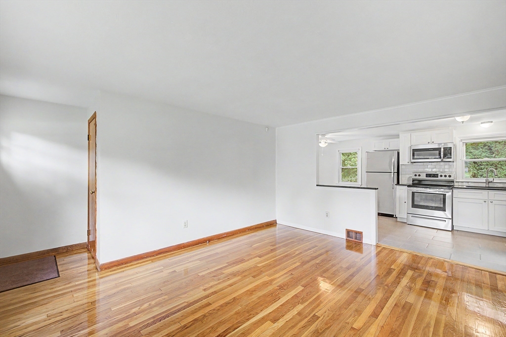 9 Moss Road Springfield, MA 01119 - Photo 8 of 39 Gallery Image 8