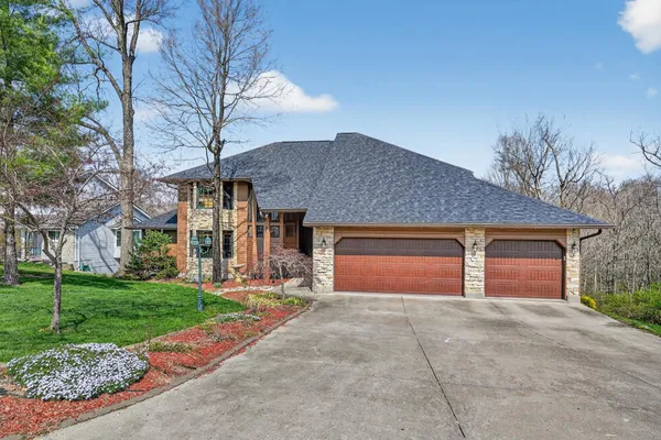 $535,000 | 22370 Montana Drive, Lawrenceburg, IN 47025