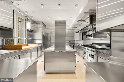 a view of a house with a big yard