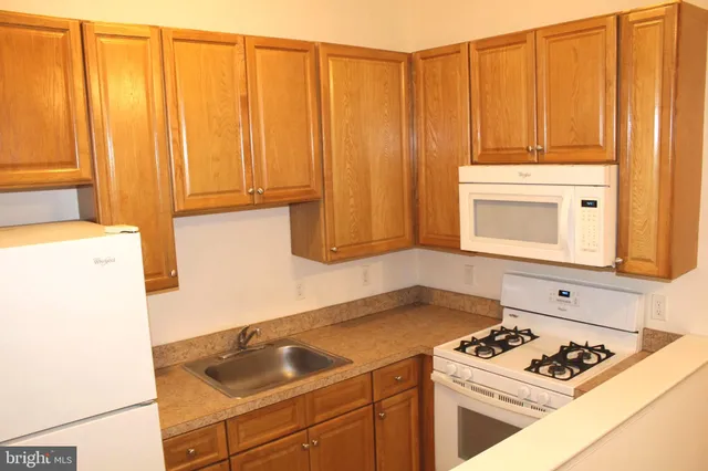 $950 | 4422 Pechin Street, Philadelphia, PA 19128