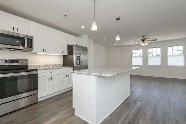 $2,600 | 206 Grand Avenue, Unit 1, Mukwonago, WI 53149