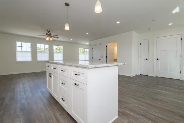 $2,600 | 206 Grand Avenue, Unit 1, Mukwonago, WI 53149