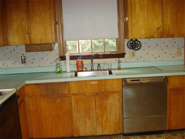 5 Canterbury Road Woburn, MA 01801 - Photo 3 of 6 Gallery Image 3