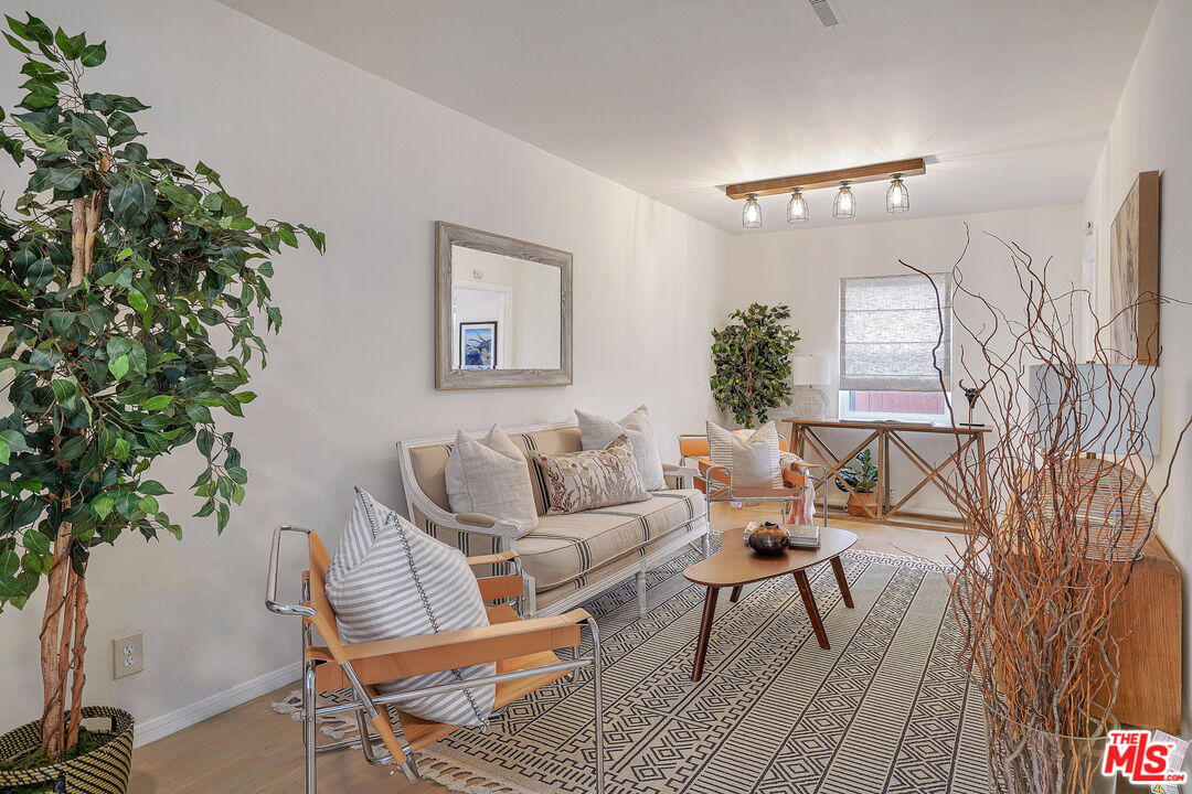 1205 Appleton Way Venice, CA 90291 - Photo 17 of 38