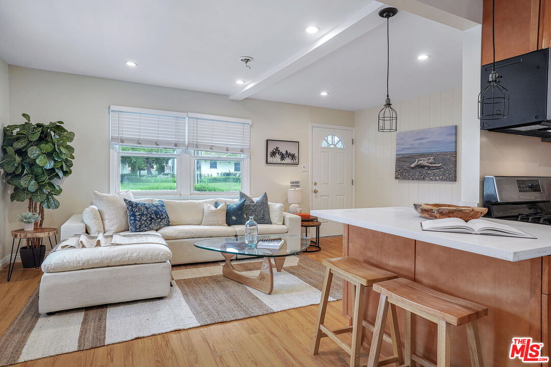 1205 Appleton Way Venice, CA 90291 - Photo 3 of 38