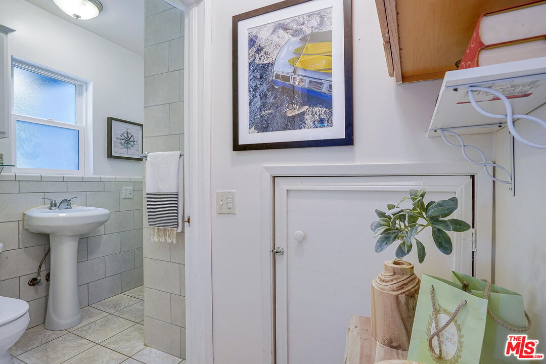 1205 Appleton Way Venice, CA 90291 - Photo 25 of 38