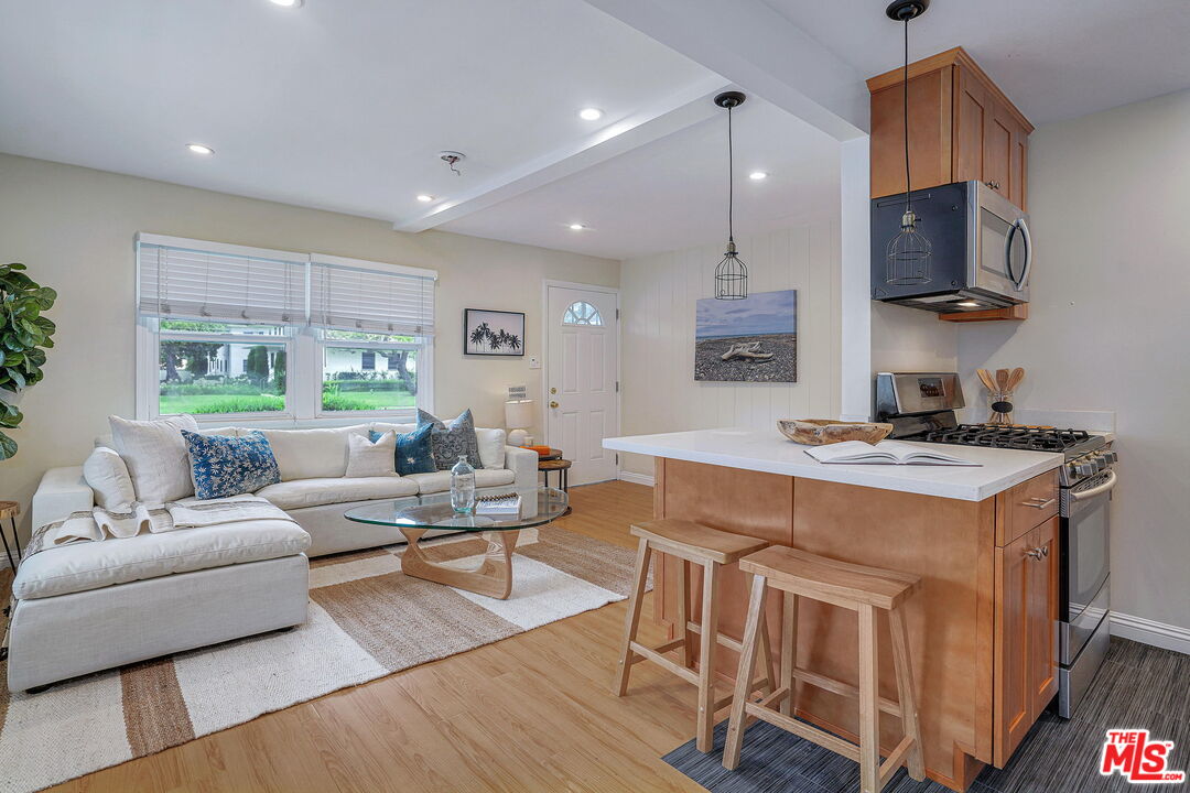 1205 Appleton Way Venice, CA 90291 - Photo 4 of 38