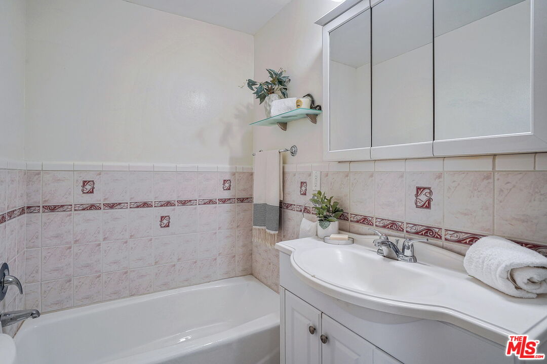 1205 Appleton Way Venice, CA 90291 - Photo 34 of 38