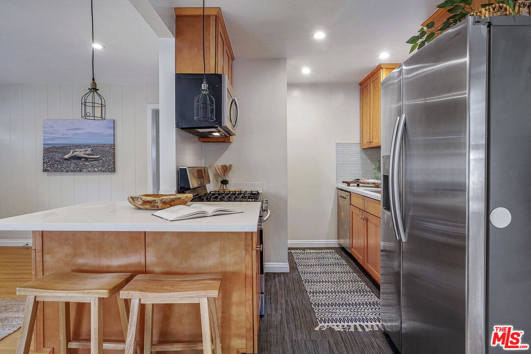 1205 Appleton Way Venice, CA 90291 - Photo 5 of 38