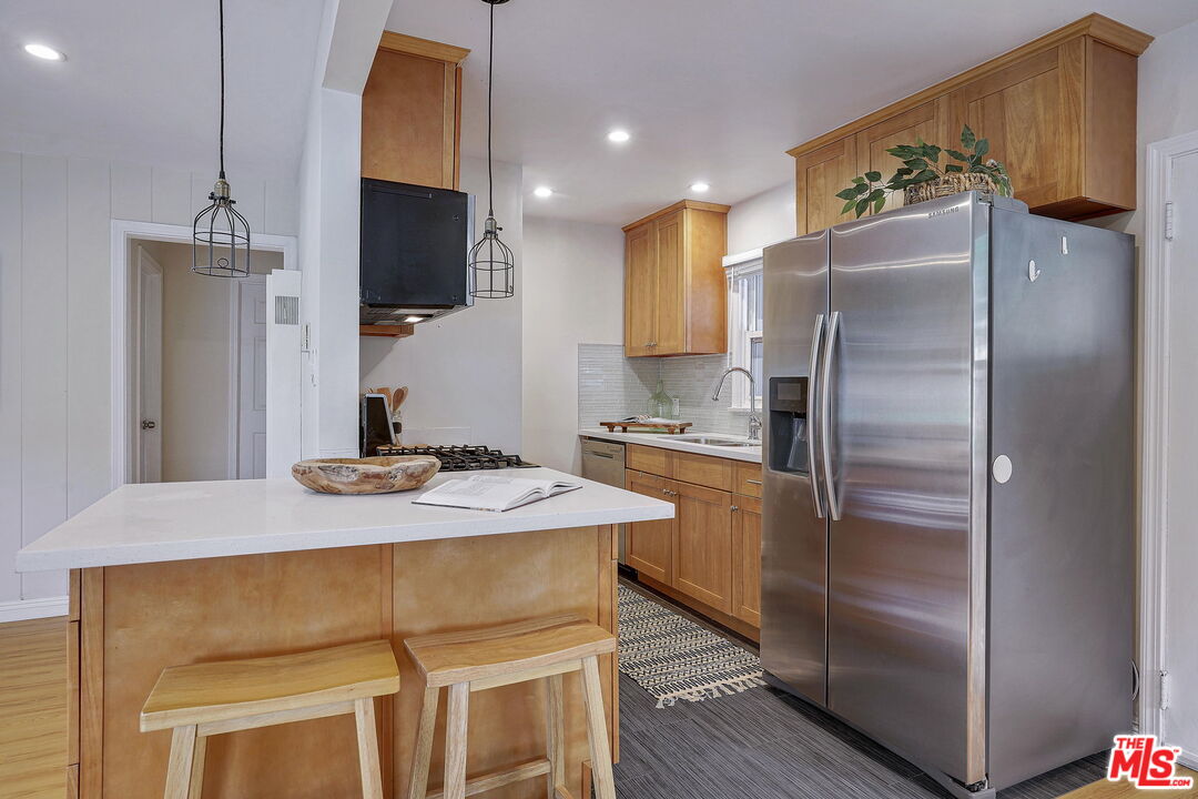 1205 Appleton Way Venice, CA 90291 - Photo 6 of 38