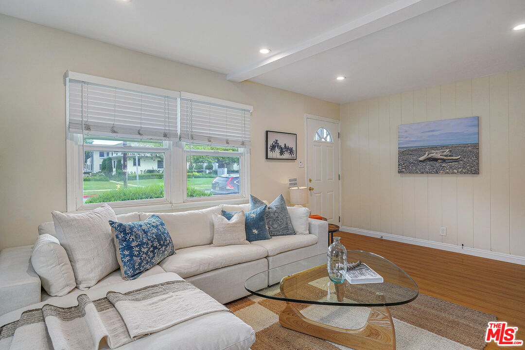 1205 Appleton Way Venice, CA 90291 - Photo 7 of 38