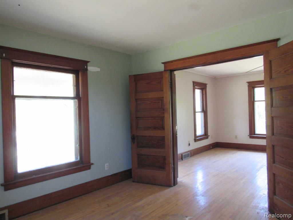 695 Cass Avenue Road Bay City, MI 48708 - Photo 8 of 52