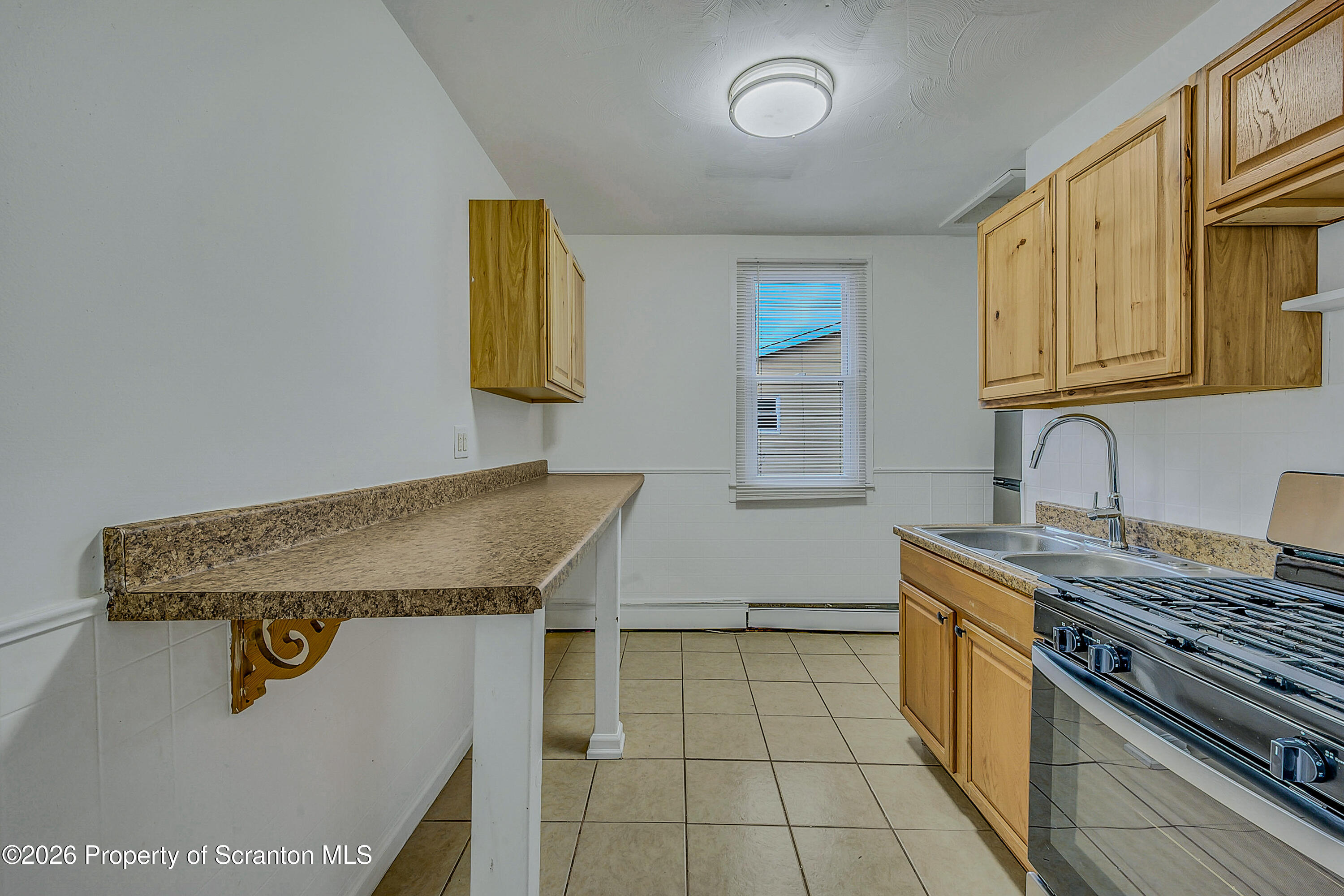 1135 Lloyd Street Scranton, PA 18508 - Photo 4 of 32 Lloyd -27