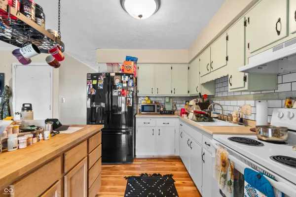 $199,900 | 3605 Redwood Drive, Indianapolis, IN 46227
