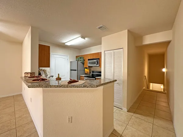 $225,000 | 154 Southwest Peacock Boulevard, Unit 28205, Port St. Lucie, FL 34986