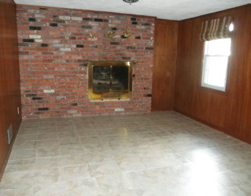 208 Douglas Road Warwick, RI 02886 - Photo 3 of 12 Den/Family/Great Room.