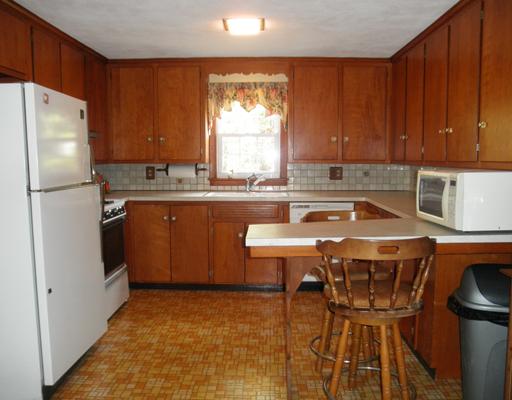 208 Douglas Road Warwick, RI 02886 - Photo 4 of 12 Kitchen.