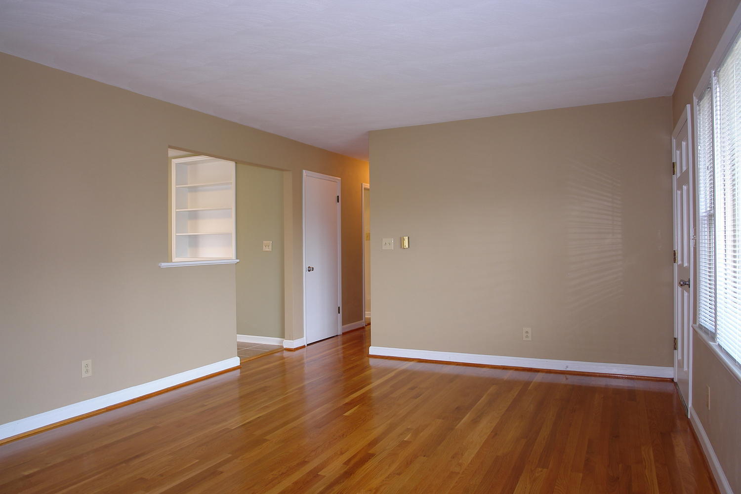 1520 West Ruritan Road Roanoke, VA 24012 - Photo 14 of 28 1520 W Ruritan Rd Roanoke VA-large-014-1