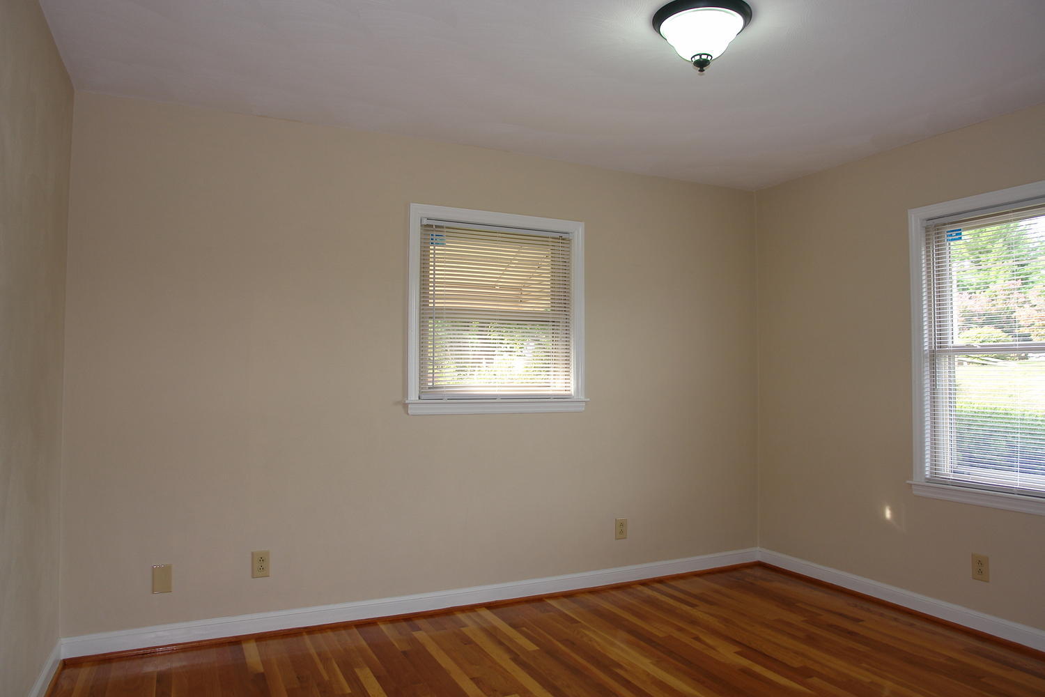 1520 West Ruritan Road Roanoke, VA 24012 - Photo 17 of 28 1520 W Ruritan Rd Roanoke VA-large-017-1