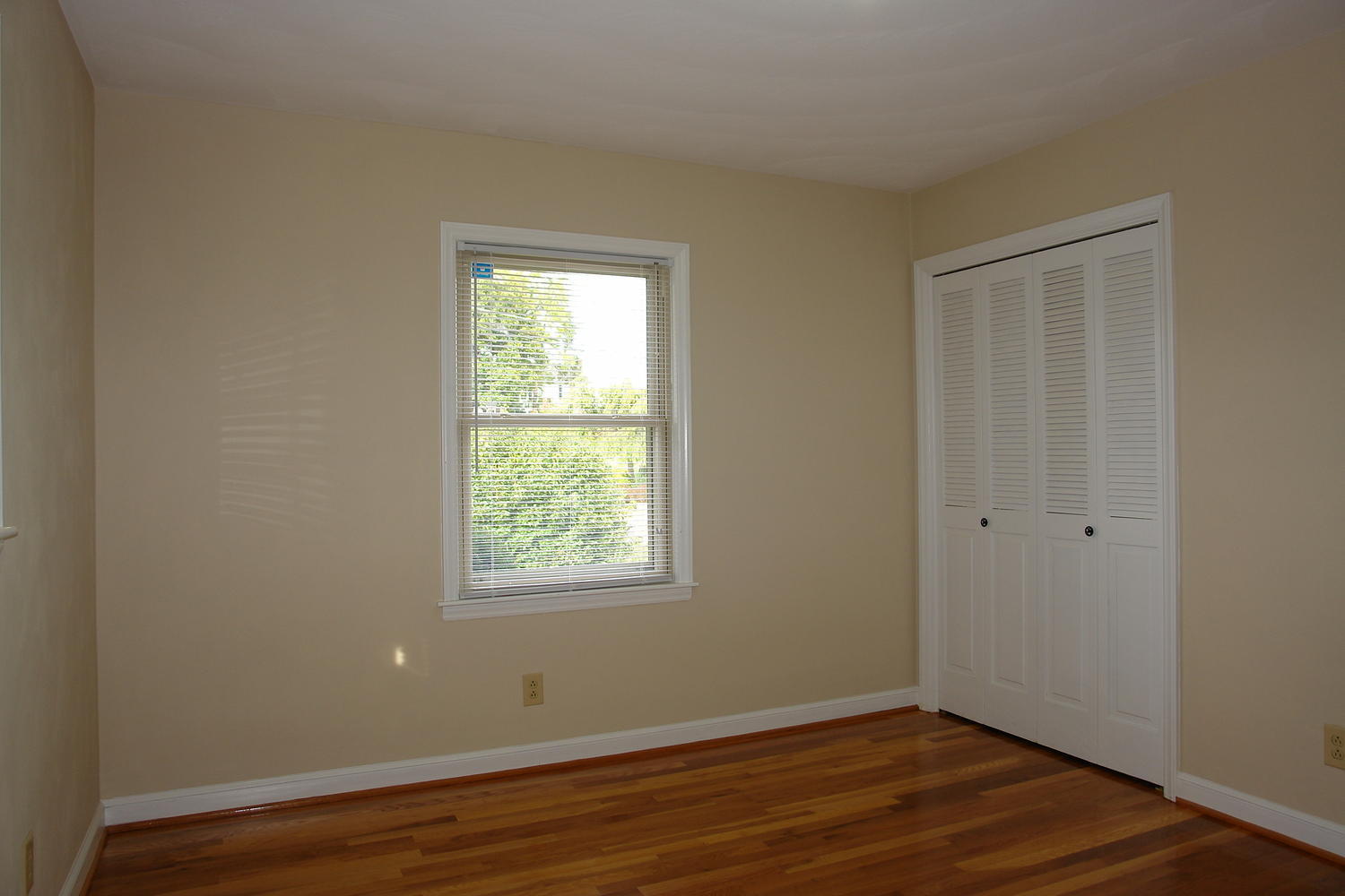1520 West Ruritan Road Roanoke, VA 24012 - Photo 18 of 28 1520 W Ruritan Rd Roanoke VA-large-018-2