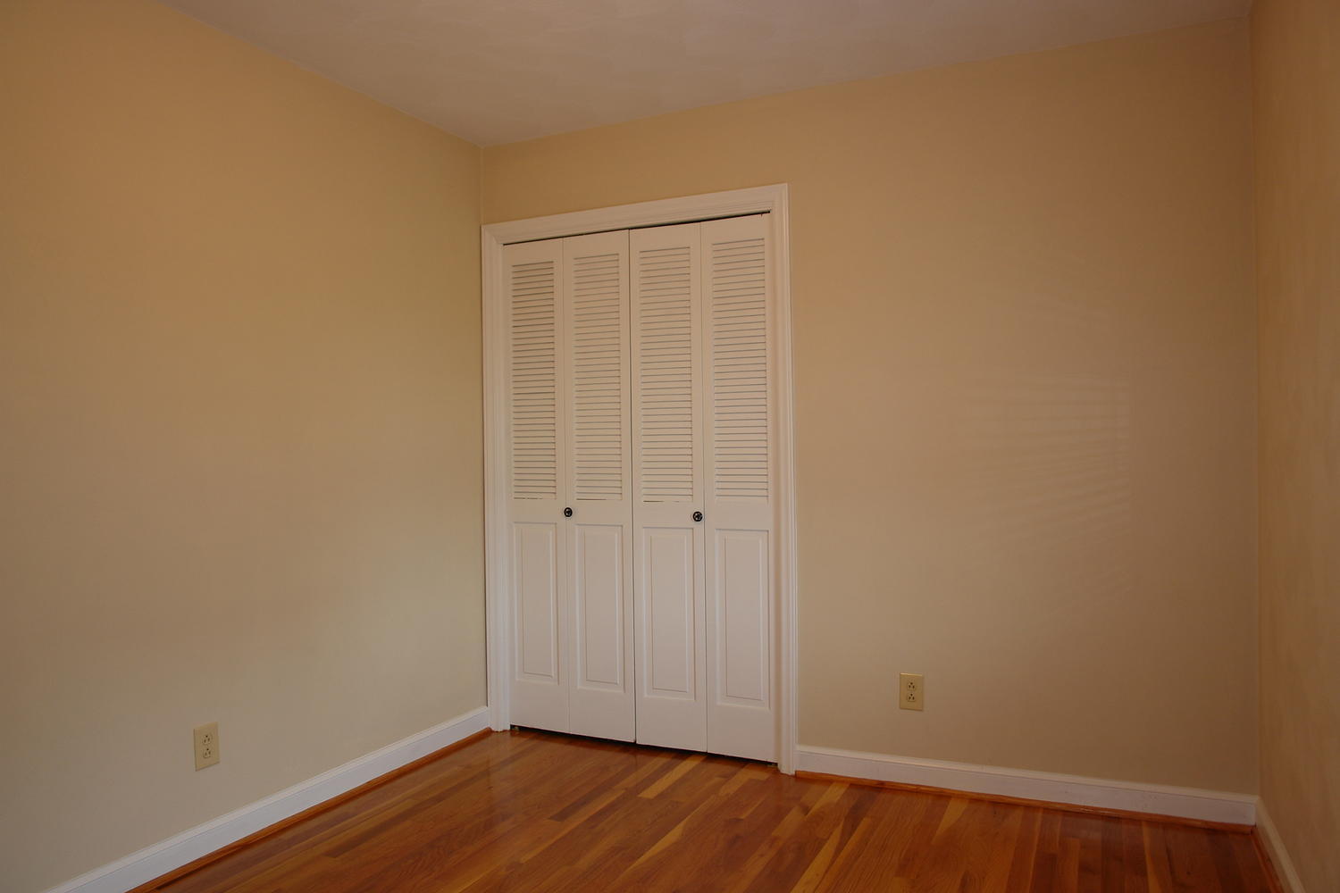 1520 West Ruritan Road Roanoke, VA 24012 - Photo 21 of 28 1520 W Ruritan Rd Roanoke VA-large-021-1