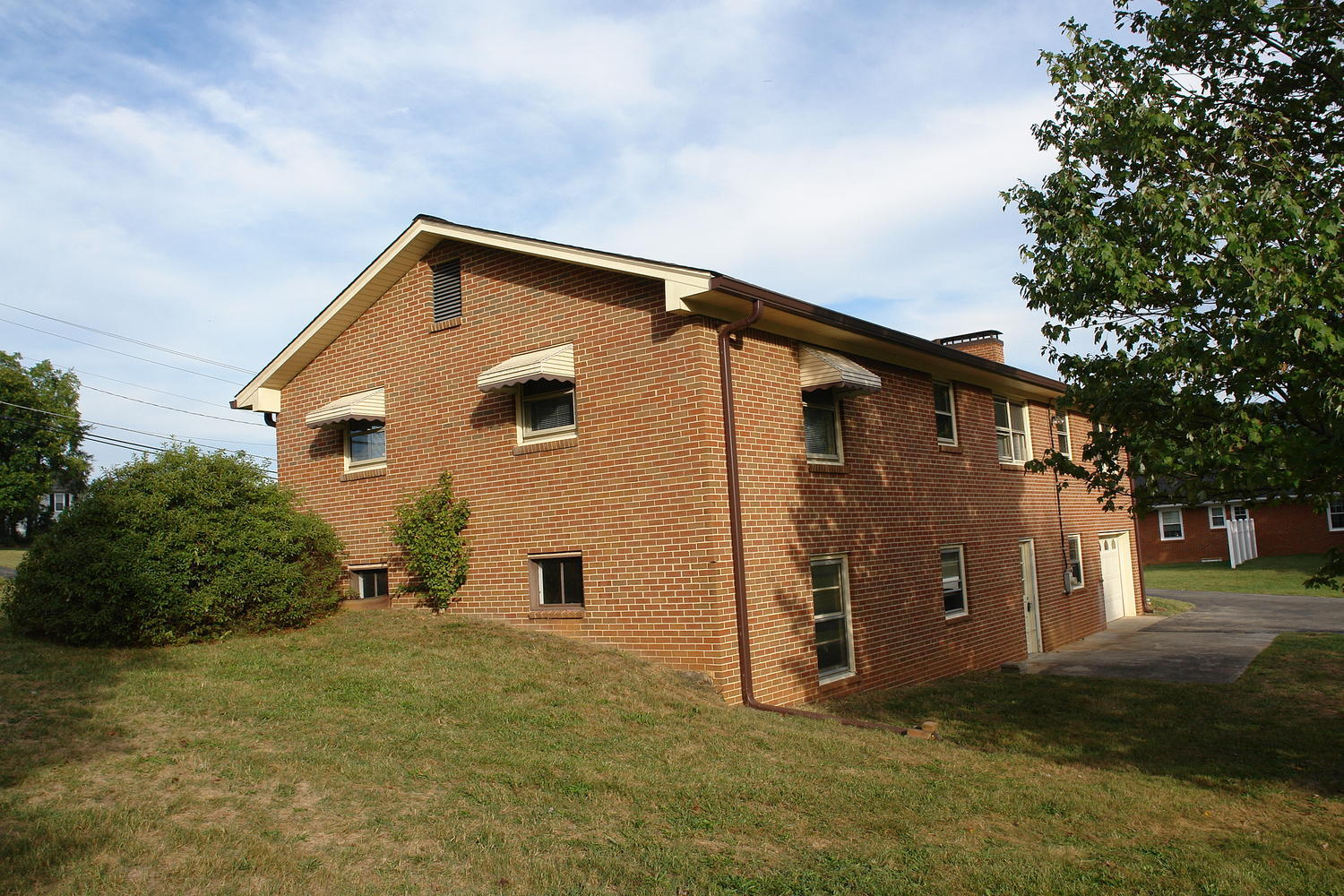 1520 West Ruritan Road Roanoke, VA 24012 - Photo 27 of 28 1520 W Ruritan Rd Roanoke VA-large-027-2