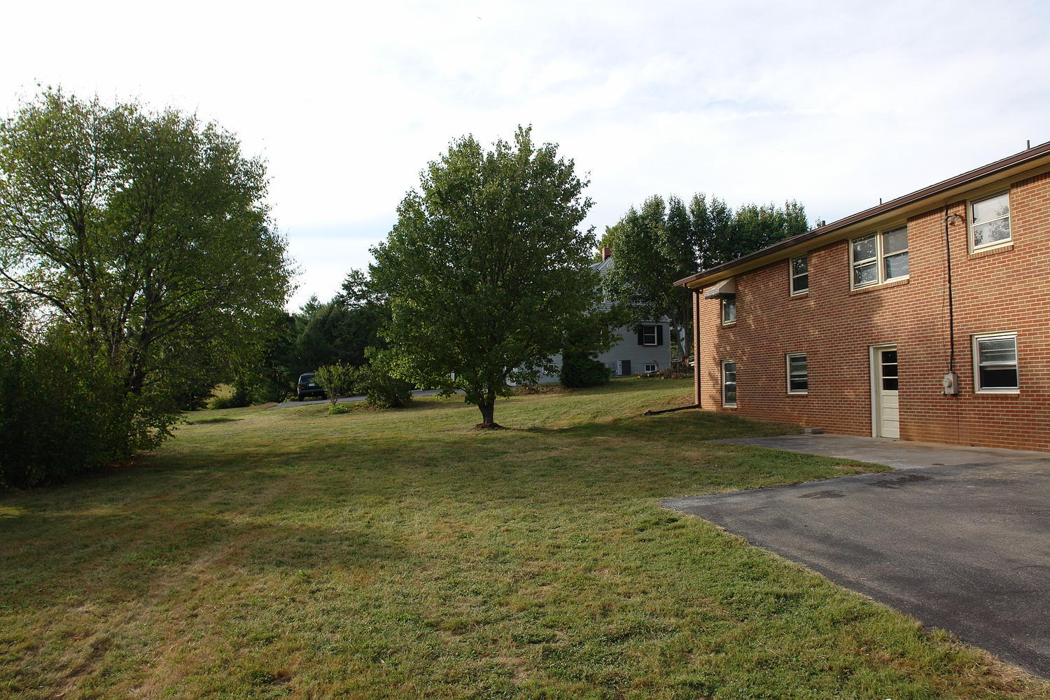1520 West Ruritan Road Roanoke, VA 24012 - Photo 28 of 28 1520 W Ruritan Rd Roanoke VA-large-028-2