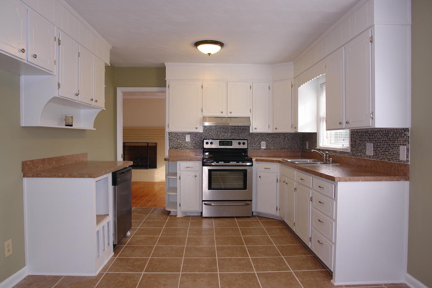 1520 West Ruritan Road Roanoke, VA 24012 - Photo 7 of 28 1520 W Ruritan Rd Roanoke VA-large-007-6