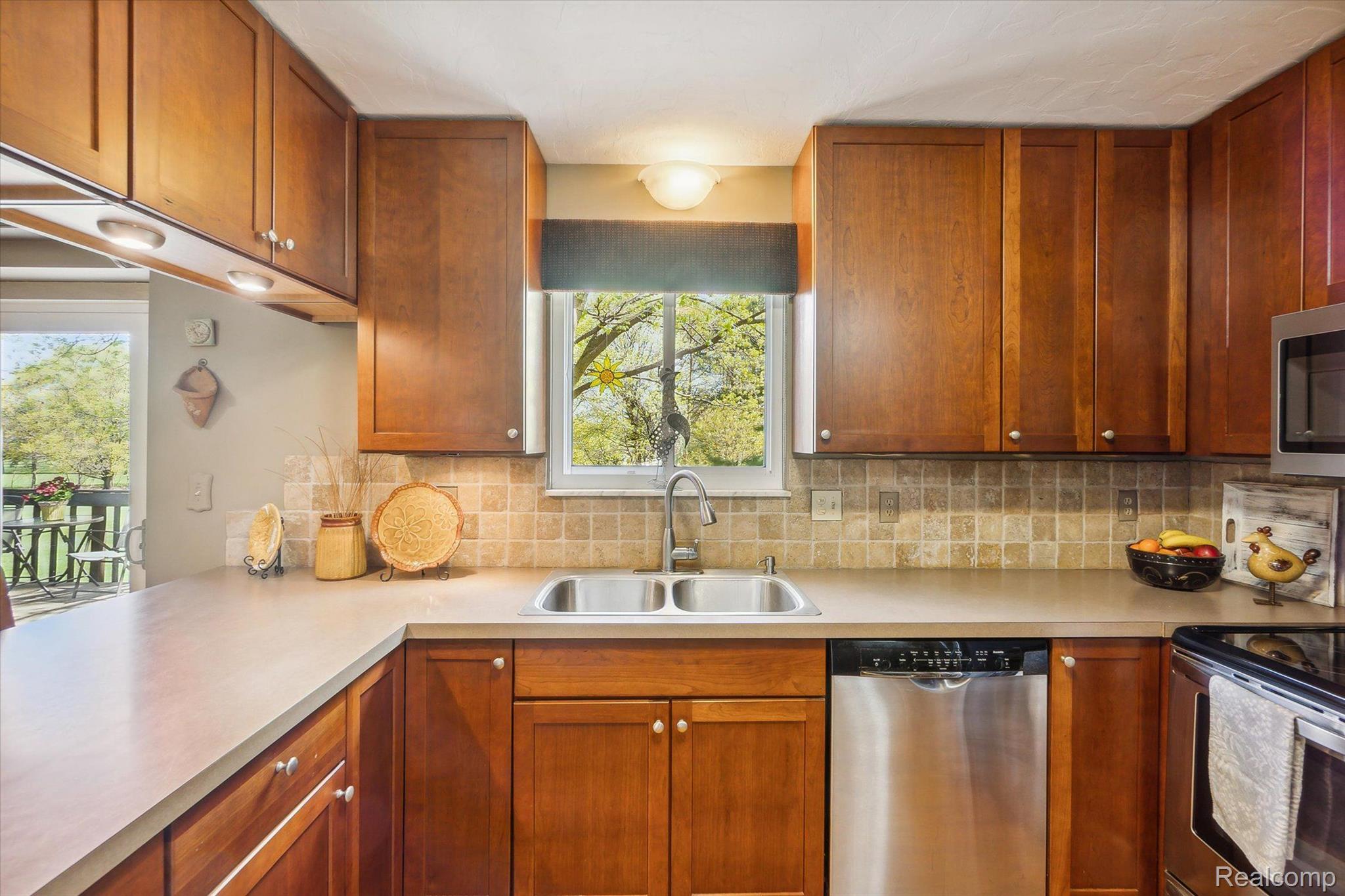 3320 Ludwig Road Oxford, MI 48371 - Photo 12 of 39 Kitchen