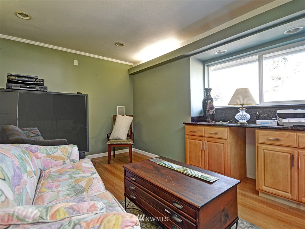 11149 Northeast 160th Place Bothell, WA 98011 - Photo 12 of 24 Gallery Image 12