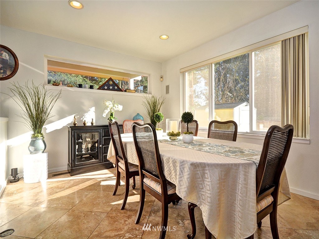 11149 Northeast 160th Place Bothell, WA 98011 - Photo 13 of 24 Gallery Image 13