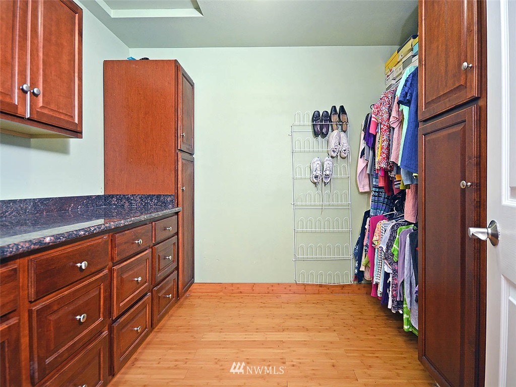 11149 Northeast 160th Place Bothell, WA 98011 - Photo 18 of 24 Gallery Image 18