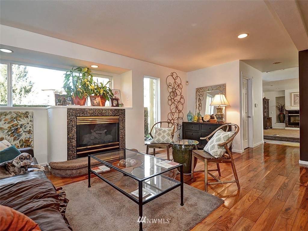 11149 Northeast 160th Place Bothell, WA 98011 - Photo 6 of 24 Gallery Image 6